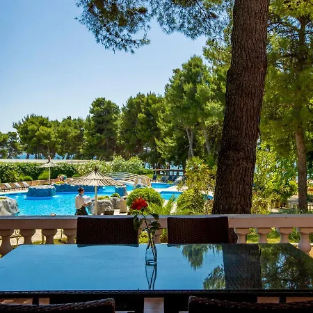 Matilde Beach Resort-8 *