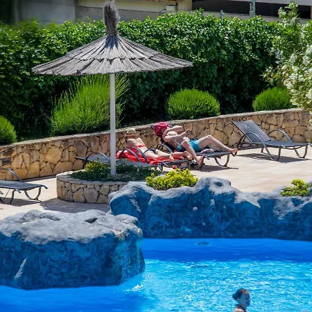 Matilde Beach Resort-8 *